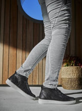 Indlæs billede til gallerivisning NEW FEET Medical footwear Boots for WOMEN with Fashionable printed design on black or blue leather