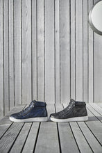Indlæs billede til gallerivisning NEW FEET Medical footwear Boots for WOMEN with Fashionable printed design on black or blue leather