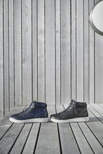 Indlæs billede til gallerivisning NEW FEET Medical footwear Boots for WOMEN with Fashionable printed design on black or blue leather

