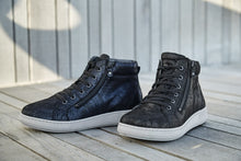 Laden Sie das Bild in den Galerie-Viewer, black print leather high boot trainer with zip
